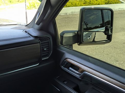 Used 2024 Chevrolet Silverado 2500 High Country w/ High Country Premium Package image 19