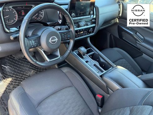 Certified 2024 Nissan Pathfinder SV image 19