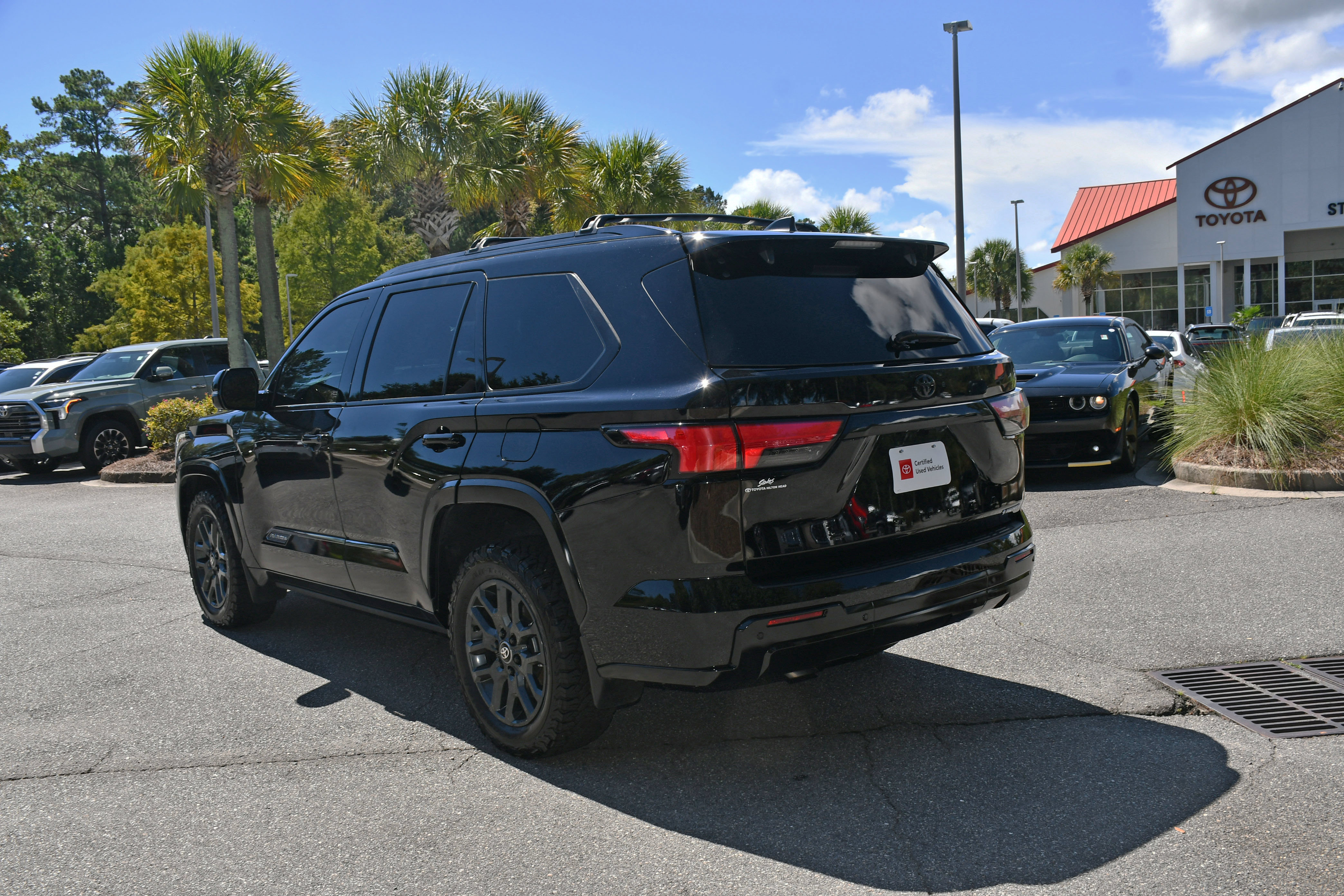 Certified 2025 Toyota Sequoia Platinum AWD/4WD image 3