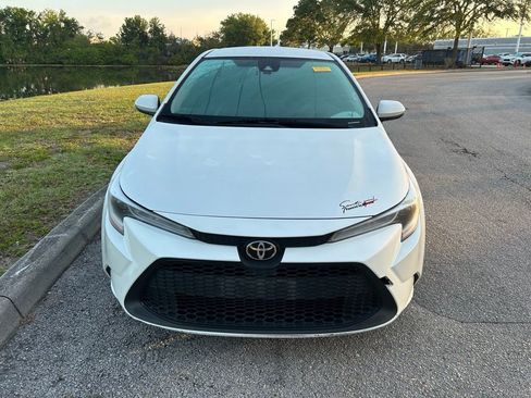 Used 2021 Toyota Corolla LE w/ Carpet Mat Package (TMS) image 8