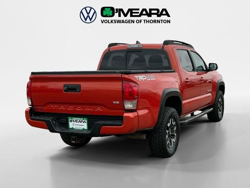 Used 2017 Toyota Tacoma TRD Off-Road AWD/4WD image 5
