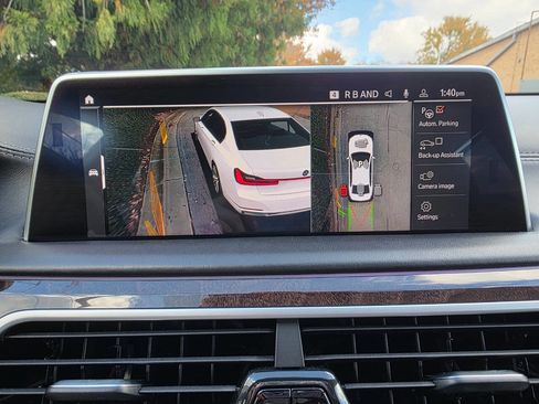 Used 2020 BMW 750i xDrive w/ Executive Package image 26