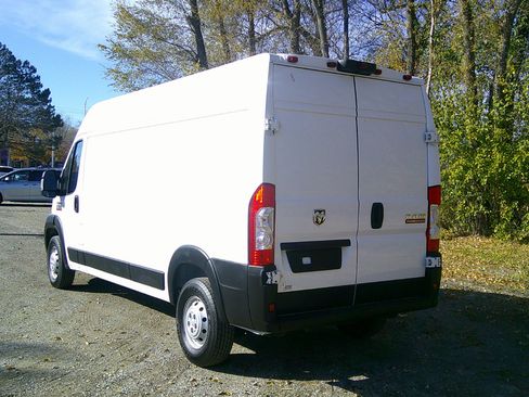 Used 2022 RAM ProMaster 2500 image 5