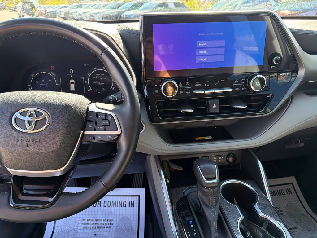 Used 2023 Toyota Highlander Limited AWD/4WD image 28