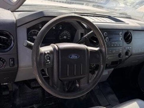 Used 2016 Ford F250 XL w/ Power Equipment Group AWD/4WD image 12
