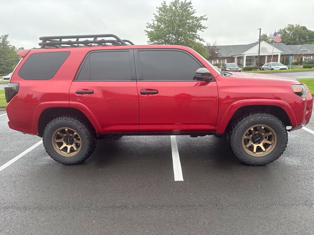 Used 2019 Toyota 4Runner SR5 w/ Four Season Floor Mat Package AWD/4WD image 6