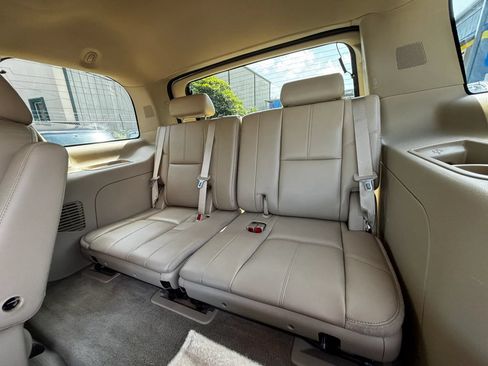 Used 2014 Chevrolet Tahoe LT RWD image 21