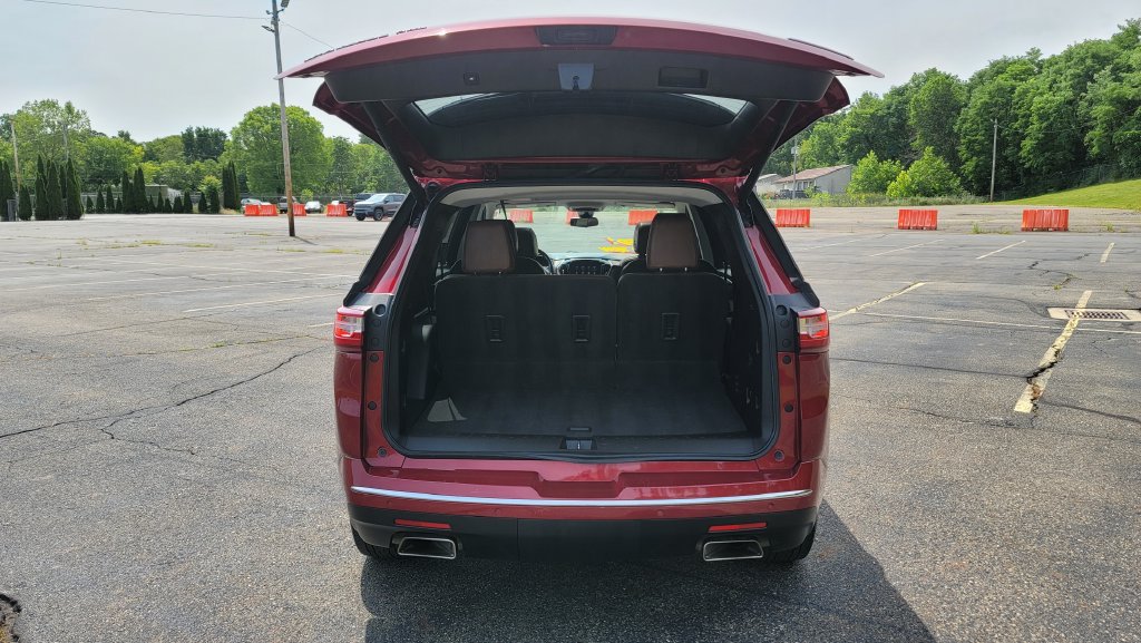 Used 2021 Chevrolet Traverse High Country AWD/4WD image 11