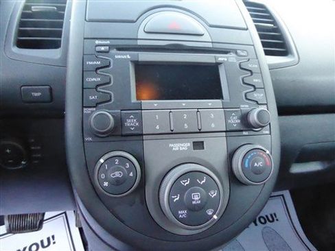 Used 2010 Kia Soul + image 10