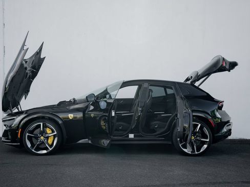 Used 2023 Ferrari Purosangue AWD/4WD image 4
