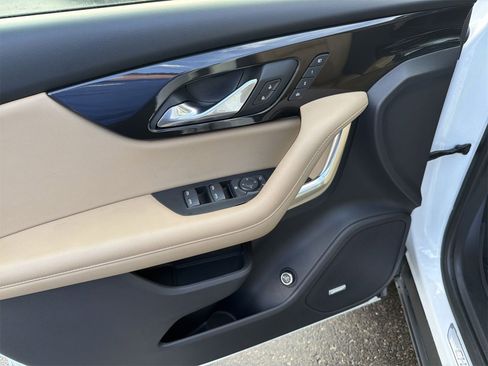 Used 2019 Chevrolet Blazer Premier w/ Sun and Wheels Package image 23