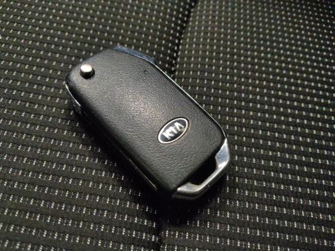 Used 2020 Kia Forte LXS image 32