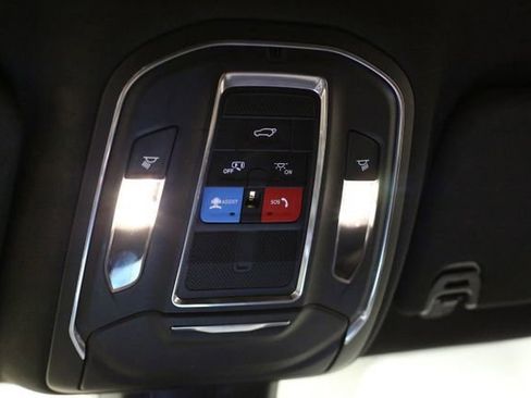 Used 2023 Jeep Wagoneer L Series II image 21