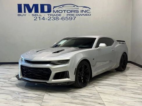 Used 2016 Chevrolet Camaro SS image 1