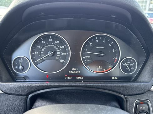 Used 2018 BMW 320i xDrive Sedan AWD/4WD image 16