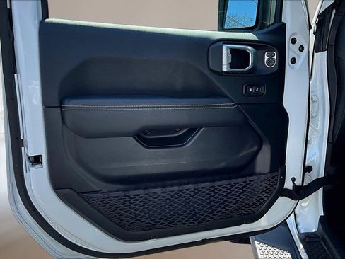 Used 2023 Jeep Wrangler Unlimited Sahara w/ Cold Weather Group image 19