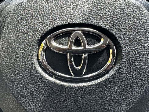 Certified 2021 Toyota RAV4 LE AWD/4WD image 28