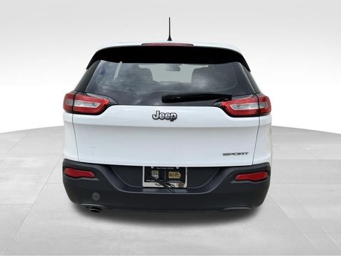 Used 2014 Jeep Cherokee Sport image 6