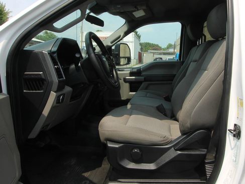 Used 2020 Ford F250 XLT AWD/4WD image 9