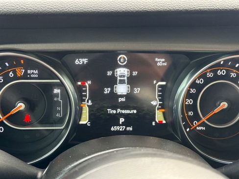 Certified 2021 Jeep Gladiator Willys image 33