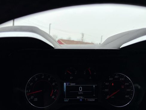 Used 2018 Chevrolet Camaro LT RWD image 17