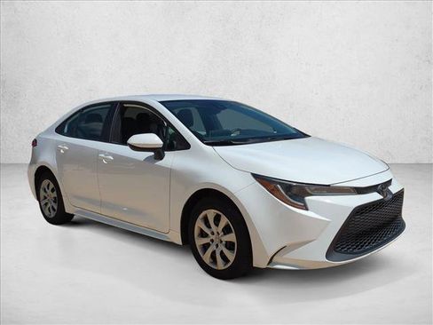 Certified 2021 Toyota Corolla LE FWD image 3