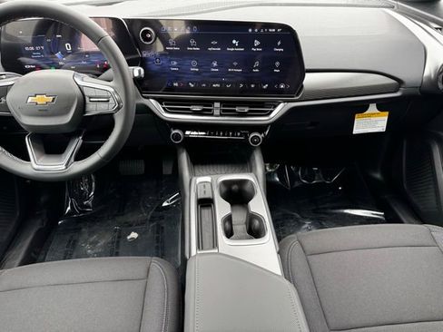 New 2026 Chevrolet Equinox EV LT w/ Comfort Package AWD/4WD image 2