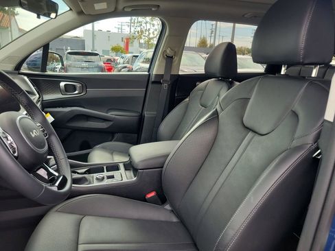 Used 2025 Kia Sorento S w/ Panoramic Sunroof Package image 15