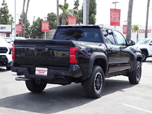 New 2025 Toyota Tacoma TRD Off-Road image 5
