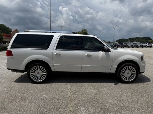 Used 2017 Lincoln Navigator L Reserve RWD image 5