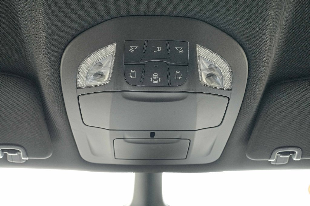 Used 2026 Chrysler Pacifica Select FWD image 37