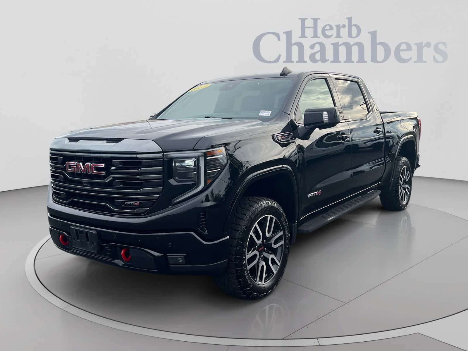 Used 2023 GMC Sierra 1500 AT4 w/ AT4 Premium Package AWD/4WD image 4