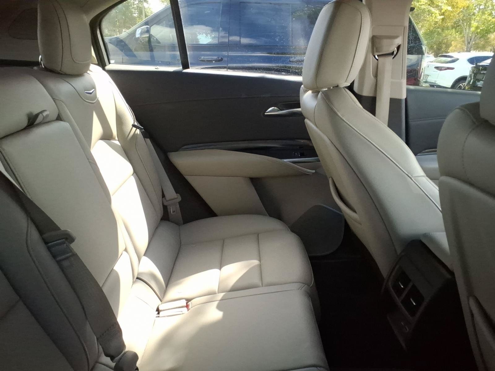 Used 2019 Cadillac XT4 Luxury FWD image 6