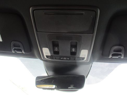 Used 2025 Honda Pilot TrailSport image 22