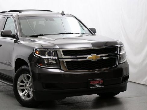 Used 2016 Chevrolet Suburban LT image 2