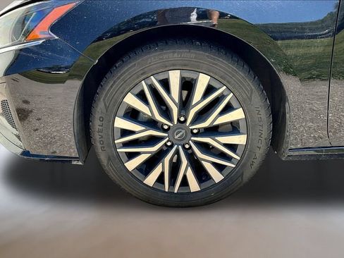 Used 2025 Nissan Altima 2.5 SV FWD image 29
