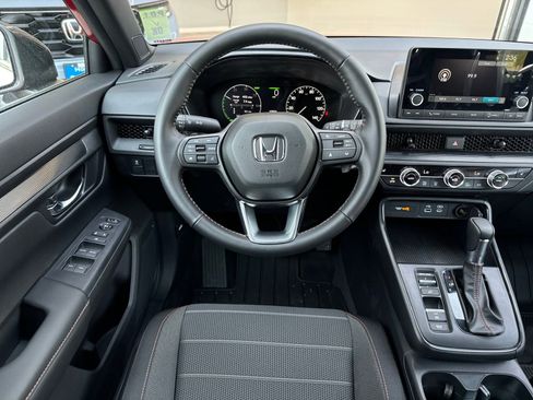 Used 2025 Honda CR-V Sport image 16