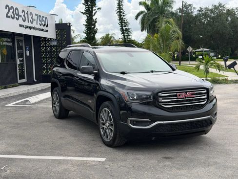 Used 2017 GMC Acadia SLT AWD/4WD image 3
