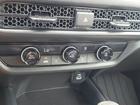 Certified 2025 Honda HR-V LX image 26