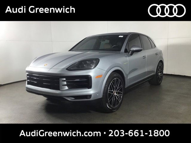 Used 2025 Porsche Cayenne S AWD/4WD image 3