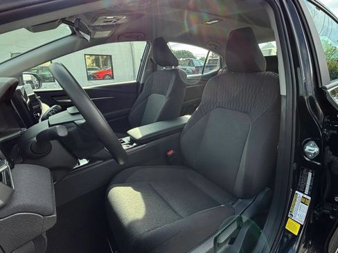 Used 2025 Toyota Camry LE FWD image 34