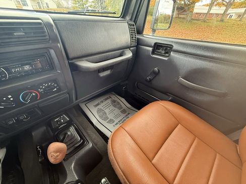 Used 2002 Jeep Wrangler X image 25