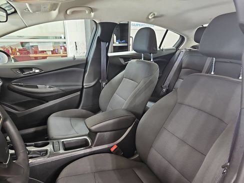 Used 2017 Chevrolet Cruze LT w/ Convenience Package FWD image 18