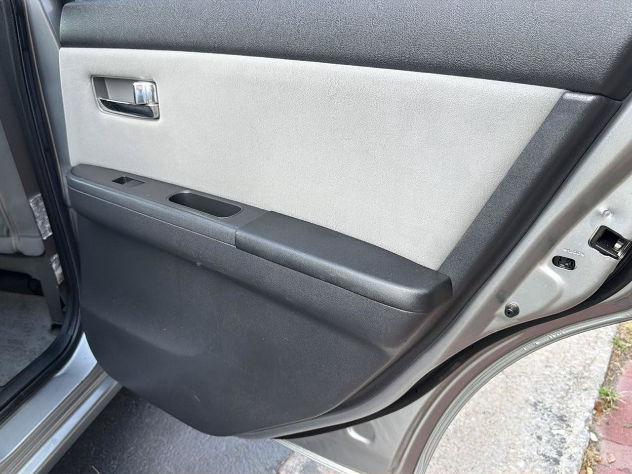 Used 2011 Nissan Sentra 2.0 S FWD image 30