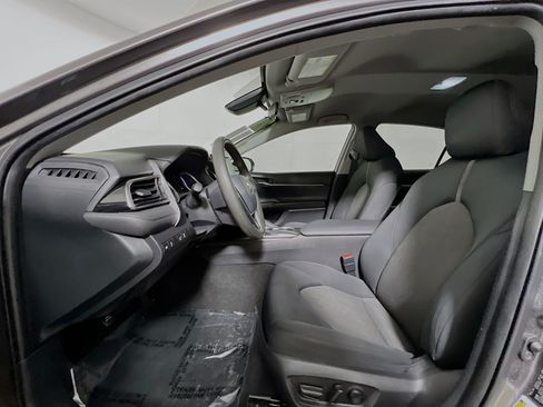 Used 2021 Toyota Camry LE FWD image 15