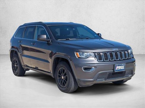 Used 2020 Jeep Grand Cherokee Laredo image 3