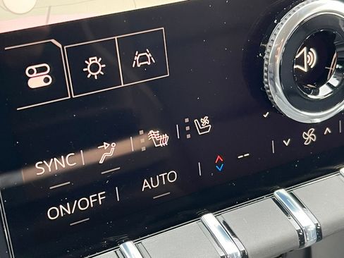 New 2026 GMC Terrain Denali w/ LPO, Floor Liner Package image 27