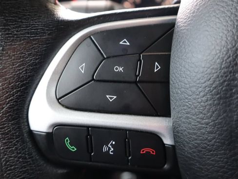 Used 2017 Jeep Renegade Trailhawk AWD/4WD image 29