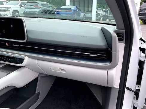 Used 2025 Hyundai Ioniq 6 SEL RWD image 28