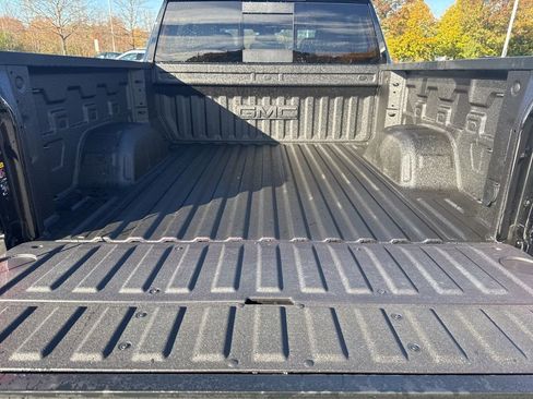 New 2026 GMC Sierra 1500 SLT image 14